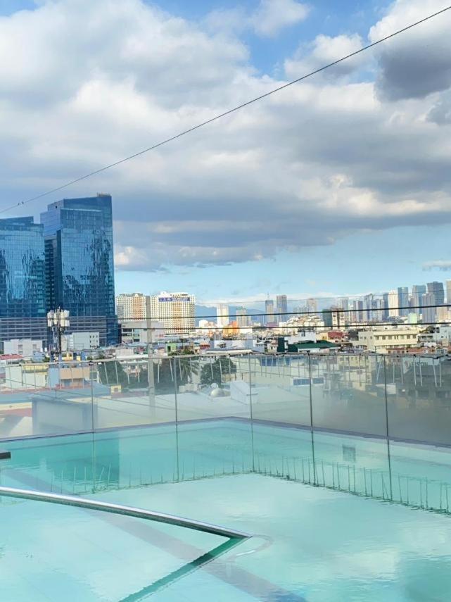 Jade Hotel And Suites Makati City Екстериор снимка