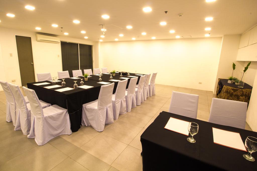 Jade Hotel And Suites Makati City Екстериор снимка