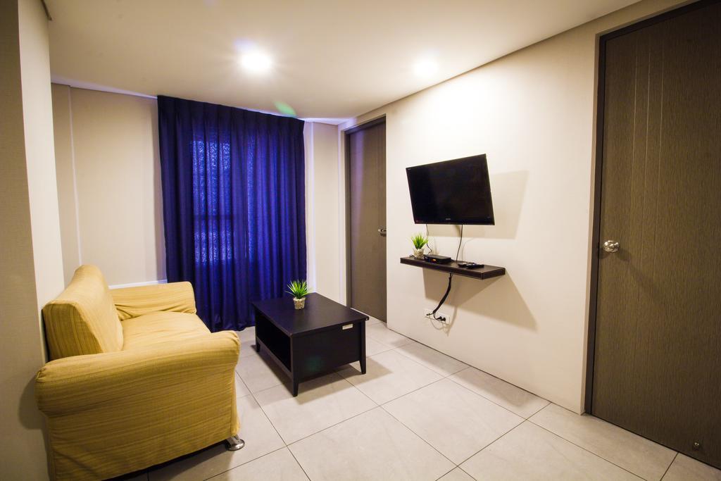 Jade Hotel And Suites Makati City Екстериор снимка