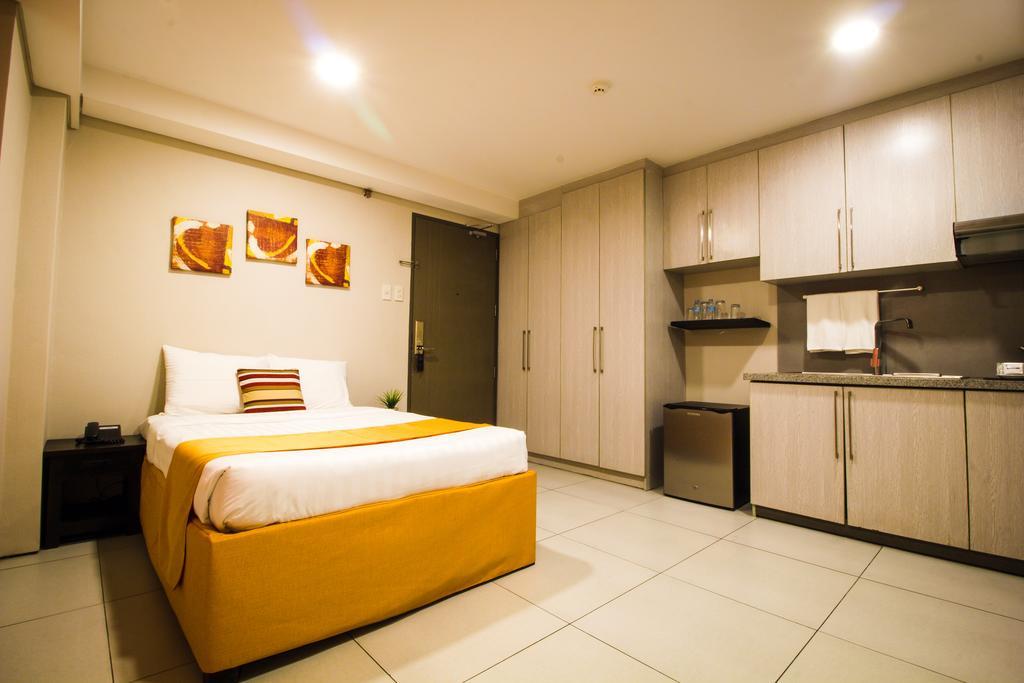 Jade Hotel And Suites Makati City Екстериор снимка