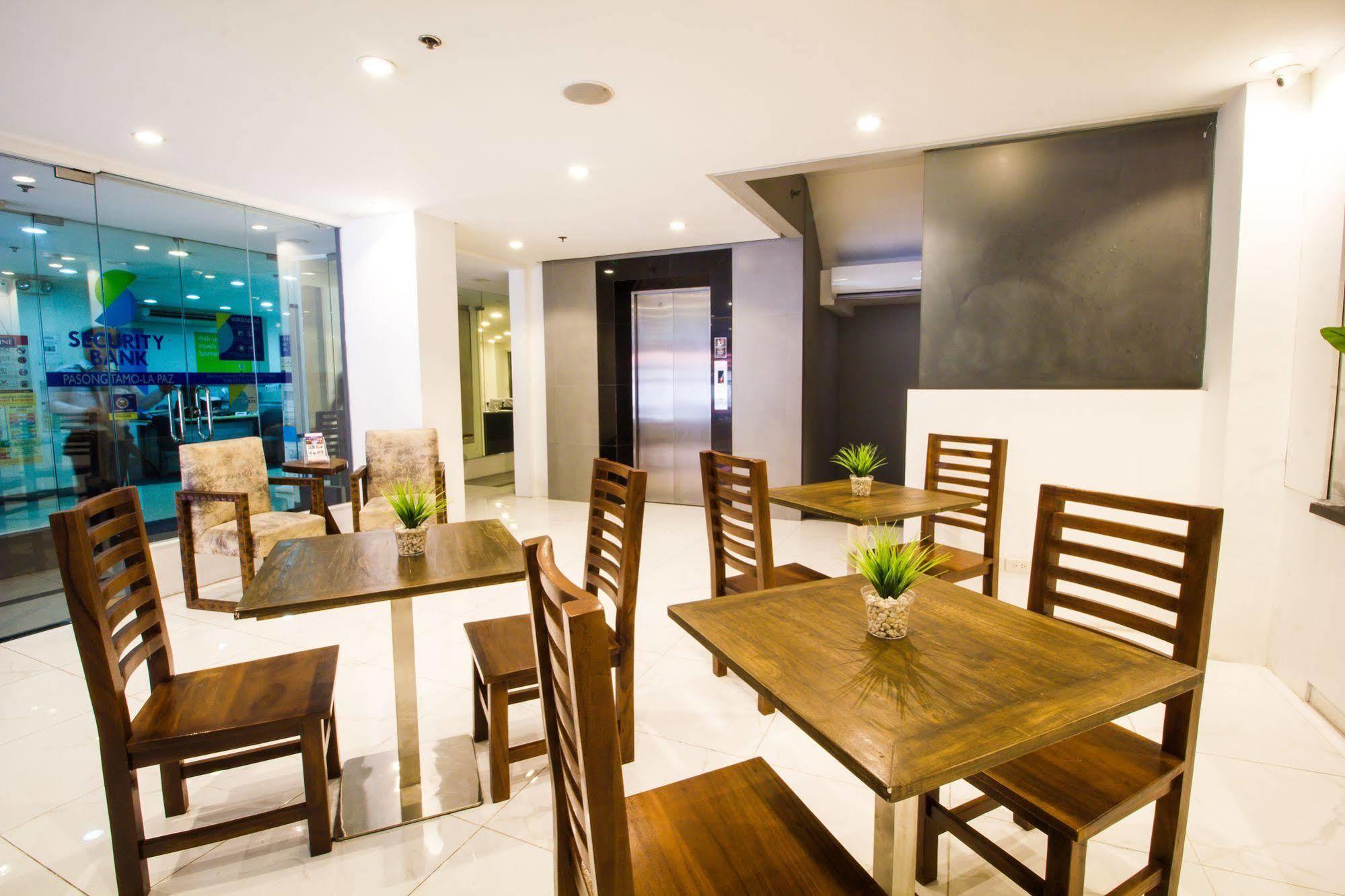 Jade Hotel And Suites Makati City Екстериор снимка