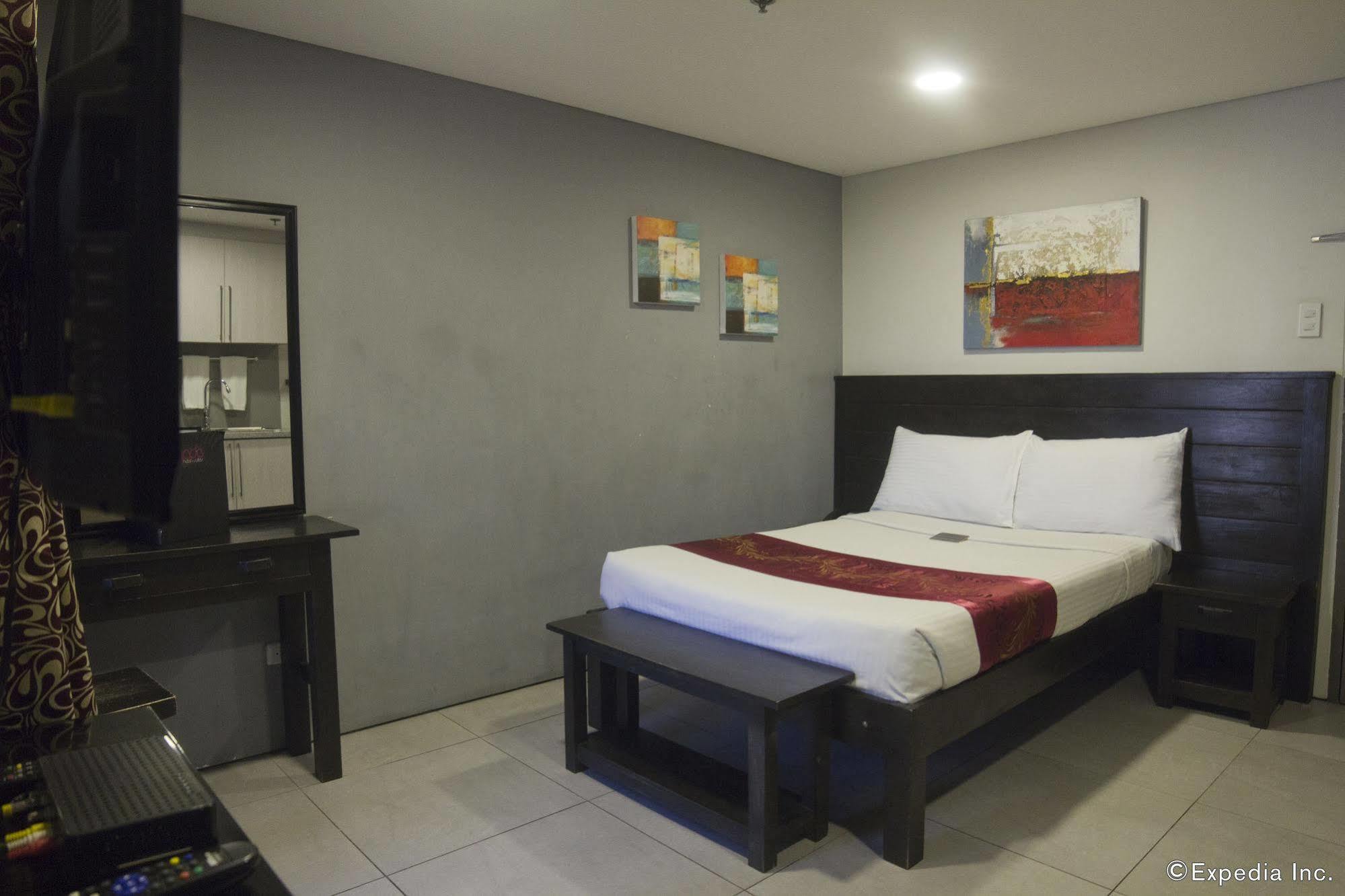 Jade Hotel And Suites Makati City Екстериор снимка